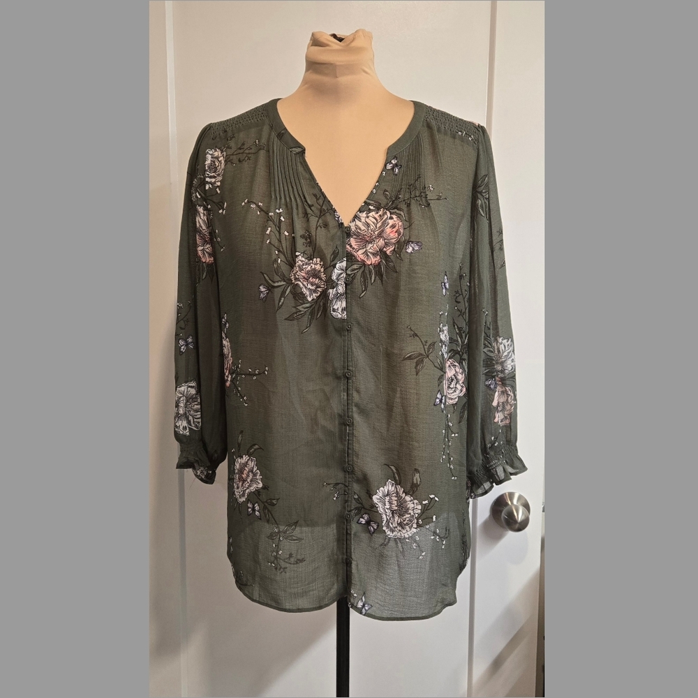 EUC Reitmans top/blouse, size XL, olive/khaki green floral print, 3/4 sleeves
